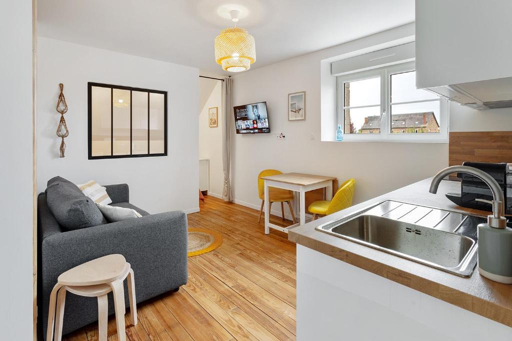 Pontorson Apartment | Esprit cabane en bord de mer !