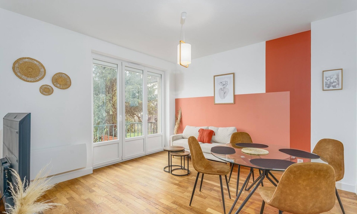 Le Creusot Apartment | Evasion Paisible - Proche parcs