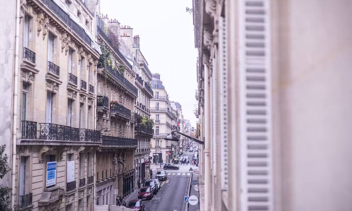 8th Arrondissement Apartment | Exceptional 5 bedroom apartment in Champs Elysees
