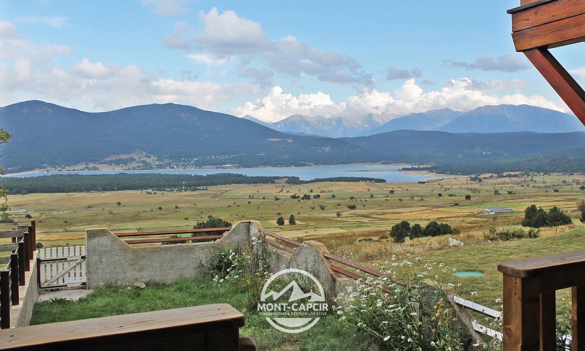 Les Angles Ski Chalet | Exceptional view of the mountains and Lac de Matemale