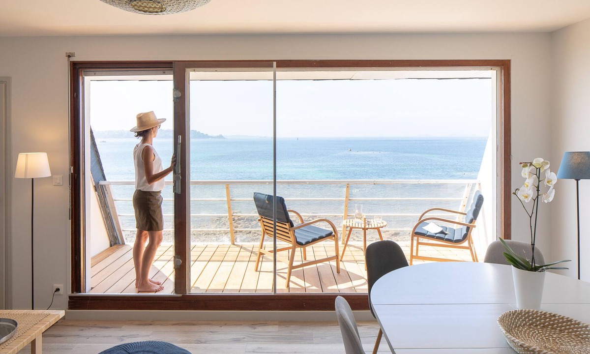 Trelevern House | Exceptional villa overlooking the sea: 180° view of the islands