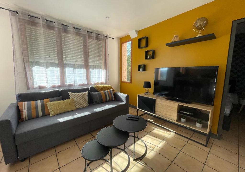 Bas-Vernet Apartment | EXPLORE THE WORLD3 Enfants gratuits