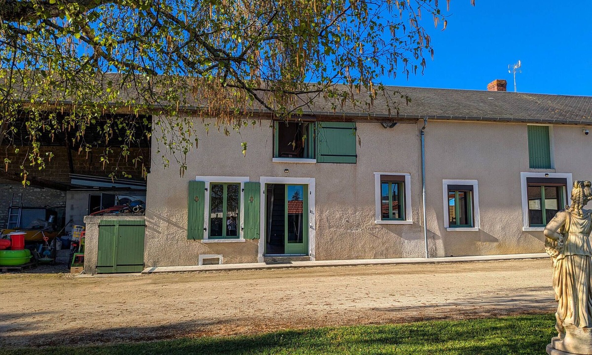 Segry Cottage | Family cottage with shared pool, terrace, and WiFi