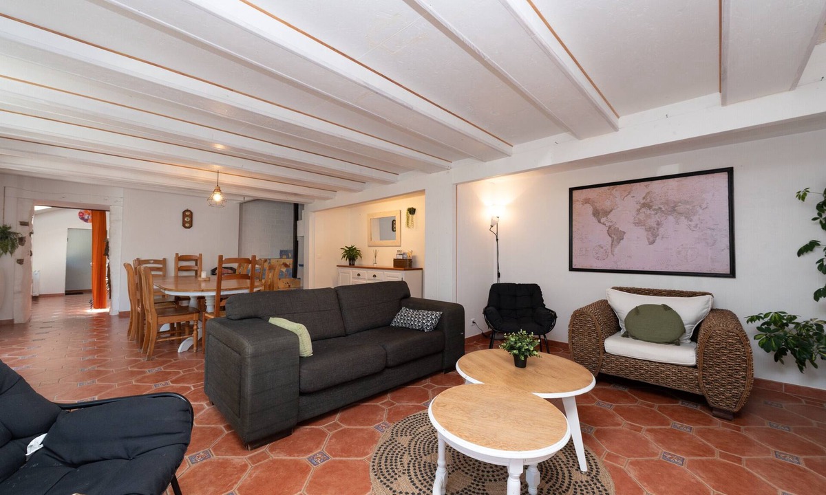Bannalec House | Family Home for 10 Guests