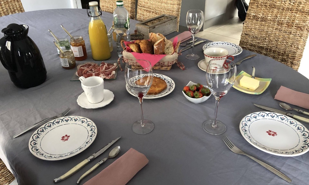 Chateauneuf-les-Bains House | Family suite in bed and breakfast, Auvergne, Puy de Dôme