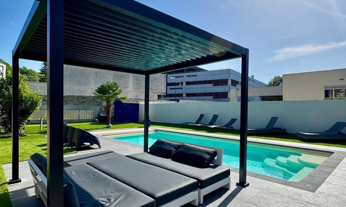 Melun Villa | Family villa private pool 8pers 20 min from Fontainebleau