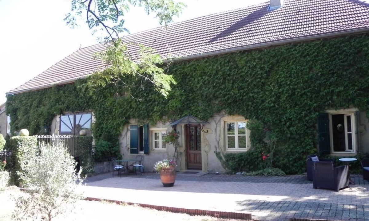 Bourg-le-Comte House | Farmhouse in southern Burgundy