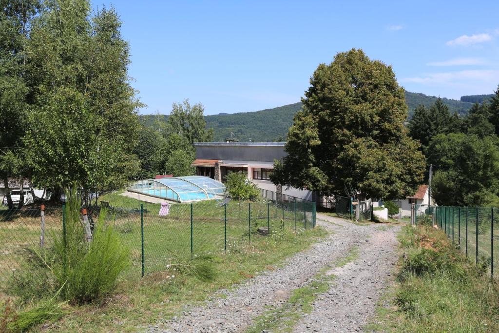 Vichy Communaute House | Ferme équestre équinox