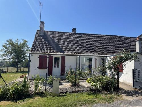 Isle-et-Bardais House | Ferme rénovée avec étang privé, animaux acceptés - FR-1-489-389