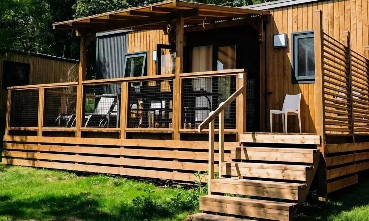 Saint-Paulien House | Flower Camping La Rochelambert * - Mobile home Premium 37m2 3 bedrooms + Terrace + TV + LV + BBQ + 2SDB + District Pieton 6 persons