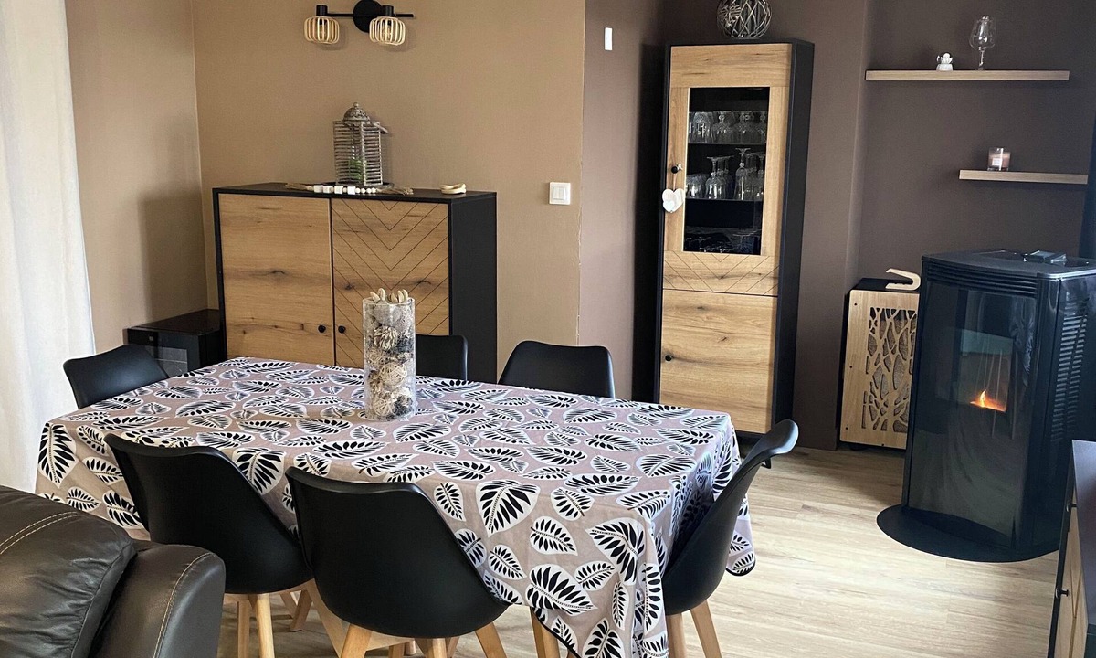 Langogne House | For rent 1st floor apartment in detached house. Unoccupied ground floor.