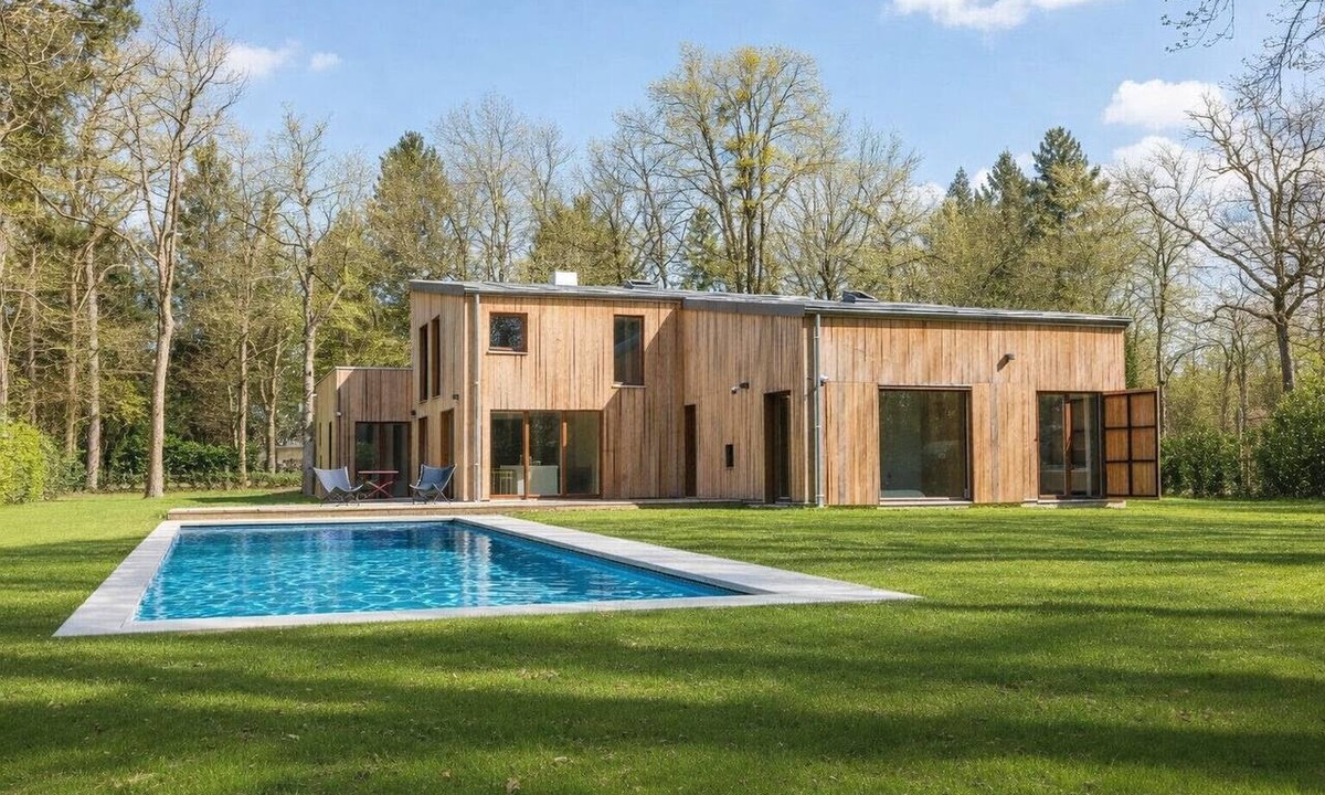 Lamorlaye House | Forest House Designer Eco Lodge for 10, heated pool