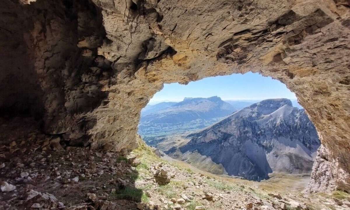 Rosans House | Former Sheepfold "Le Rubato" with Mountain View, Private Terrace, and Wi-Fi