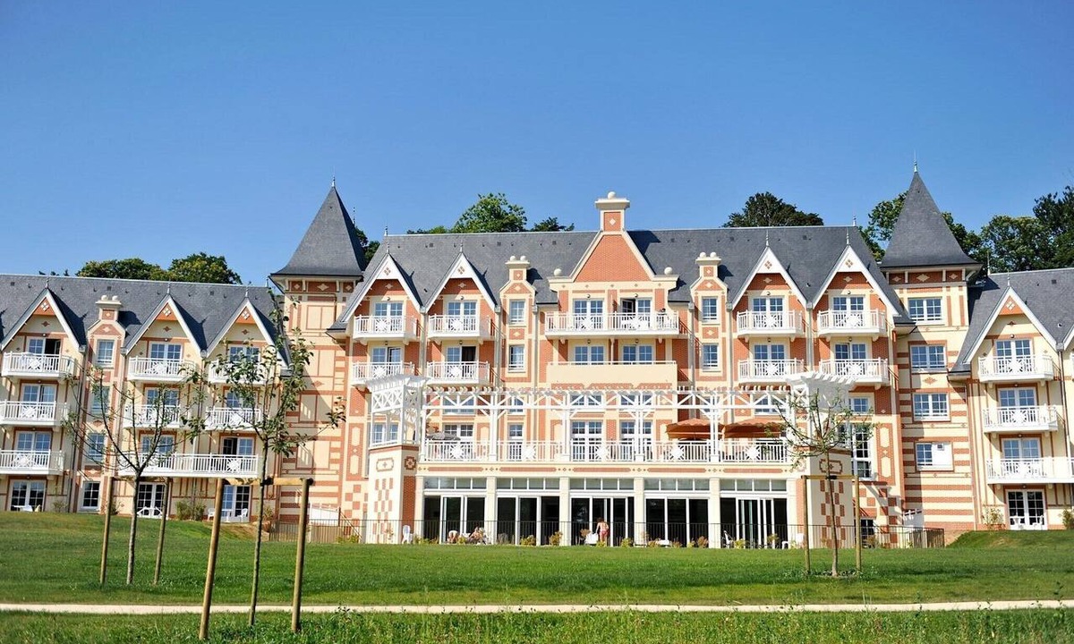 Bagnoles-de-l'Orne Apartment | Bagnoles Escape near Natural Park