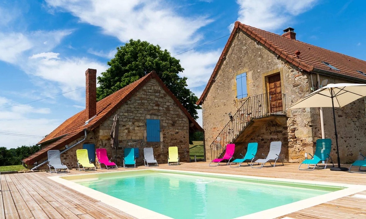 Saint-Bonnet-de-Vieille-Vigne Villa | Homerez - Amazing villa for 15 ppl. with swimming-pool, sauna and terrace