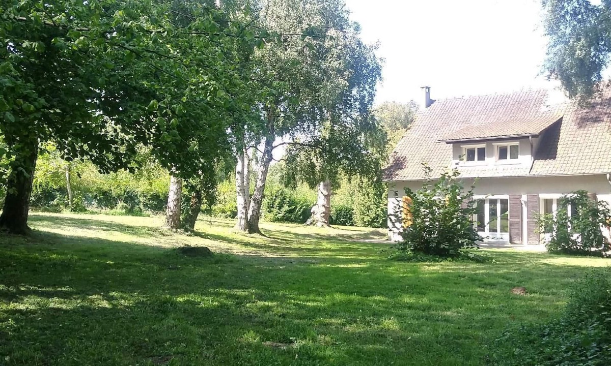 Saints House | Friendly moments close to Disneyland Paris