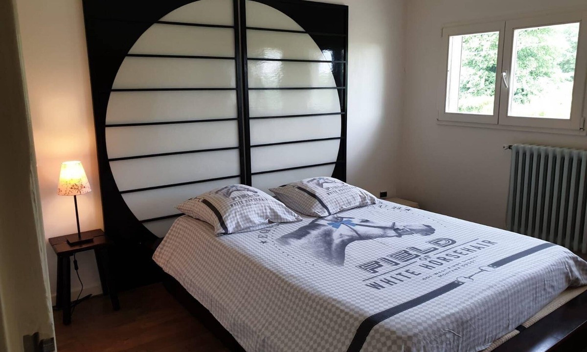 Saints House | Friendly moments close to Disneyland Paris