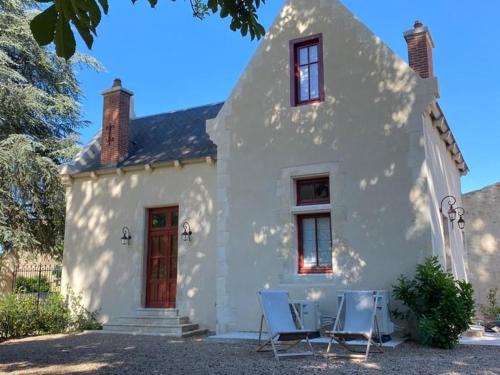 Ainay-le-Vieil House | Gîte élégant avec jardin privé, vue sur château - FR-1-586-7