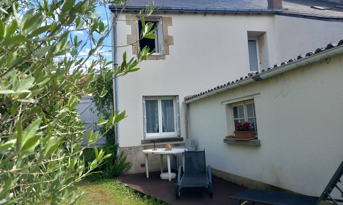 Chateauneuf-sur-Loire House | Gîte 6 pers - 3 bedrooms - near Loire