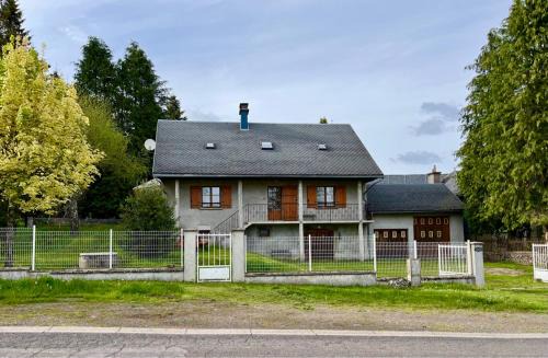 Montgreleix House | Gîte 6 personnes Chez Gaby