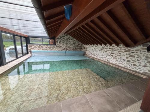 Sainte-Therence House | Gîte au calme avec piscine couverte, Wi-Fi et animaux acceptés - FR-1-489-619