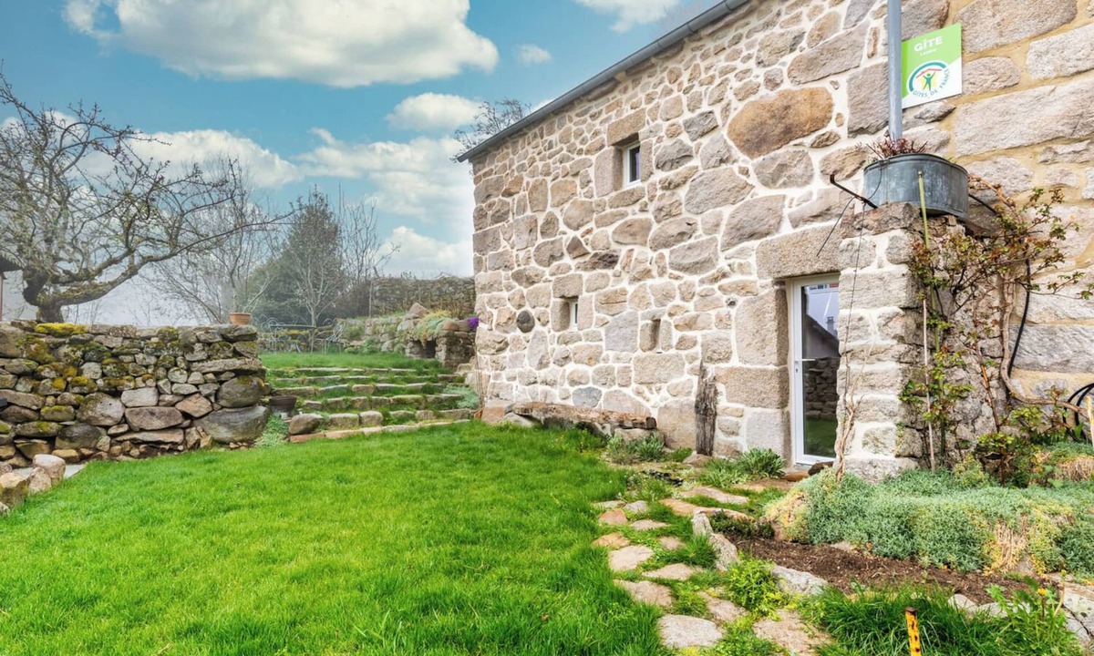 Fraissinet-de-Lozere House | Gîte Castel Cailloux - LE PONT-DE-MONTVERT