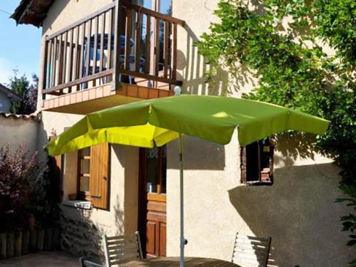Maringes House | Gîte charmant avec cheminée et jardin clos près de Chazelles-sur-Lyon - FR-1-496-30
