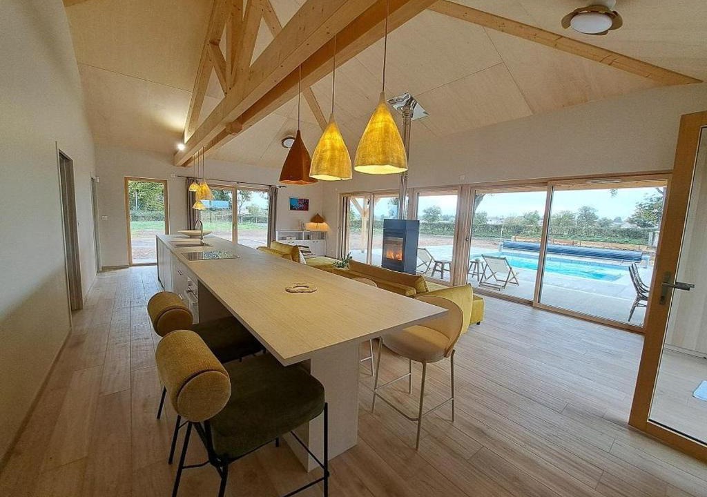 La Pacaudiere House | Gîte Cocooning à Vivans avec Piscine et Spa, Animaux Bienvenus - FR-1-496-384