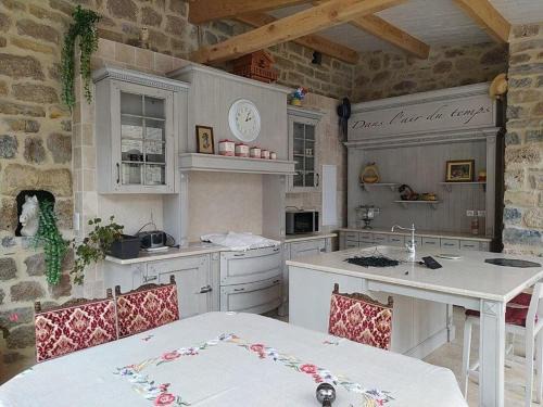 Saint-Etienne-du-Valdonnez House | Gîte de 12 personnes à molines