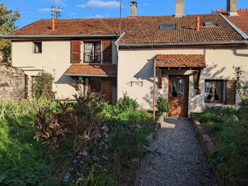 Vauvillers House | Gîte de charme à Vauvillers avec jardin partagé - FR-1-583-494