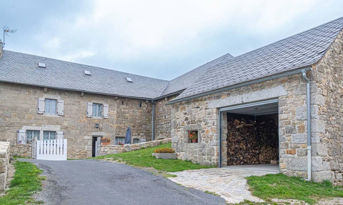 Arzenc-d'Apcher House | Gîte de Montchamp - ARZENC D'APCHER