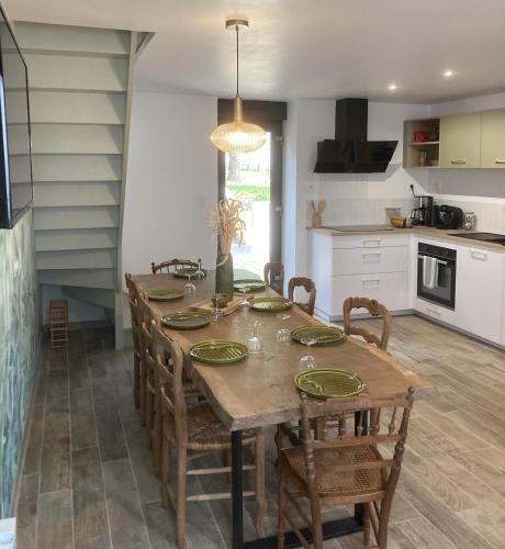 Servon House | Gîte des Pèlerins 8 personnes - 10 minutes du Mt St Michel