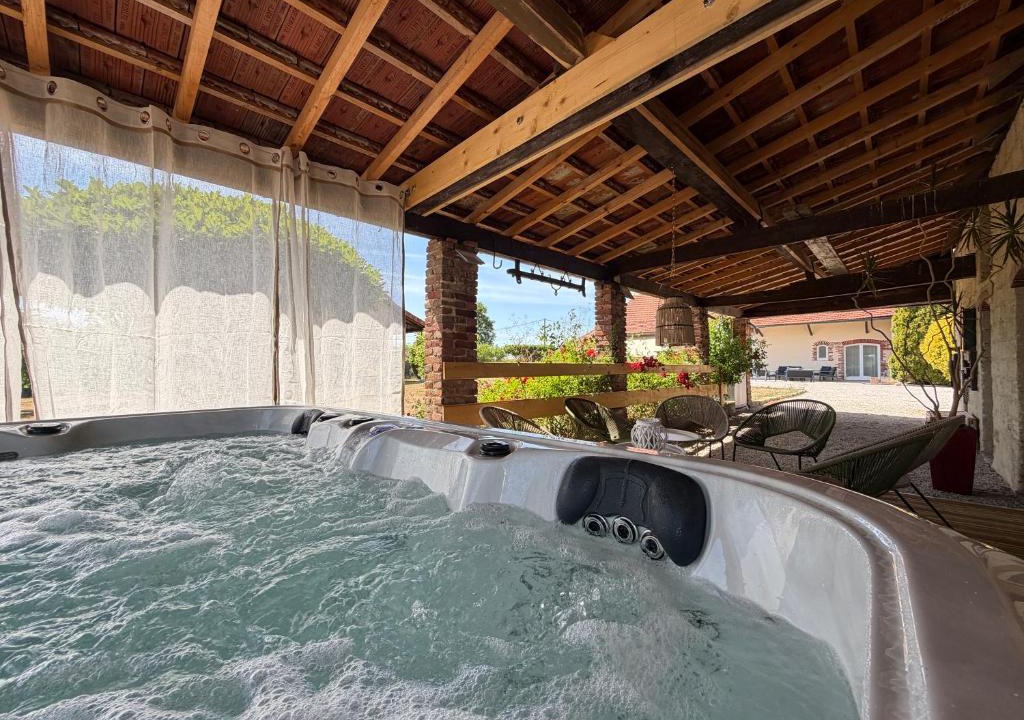 Commenailles House | gîte du bel étang