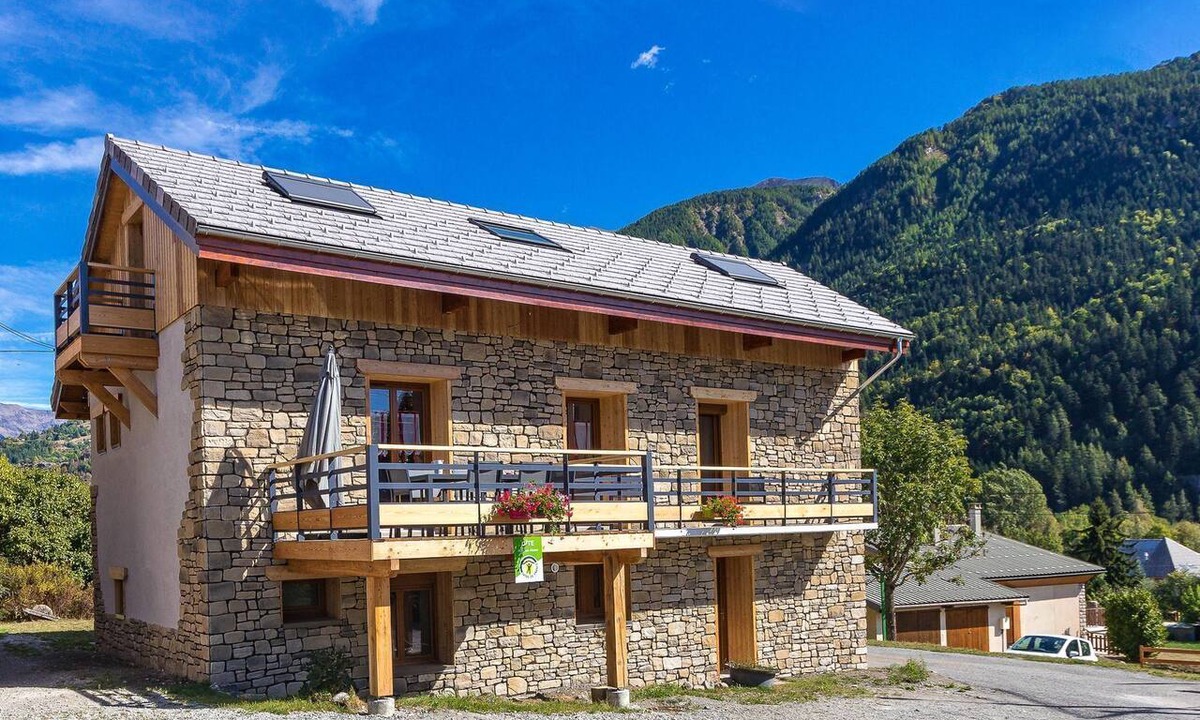 Pont-du-Fosse Cottage | Gîte Coste Belle 10 Persons