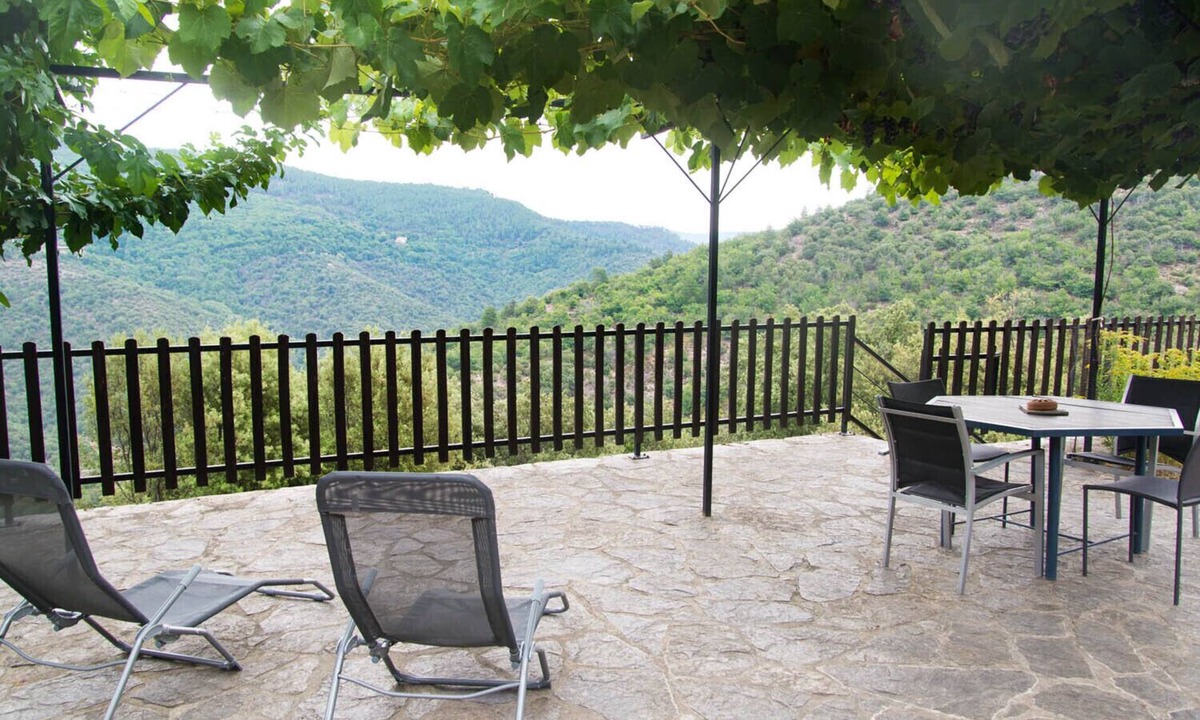 Saint-Martin-de-Lansuscle House | Gîte des Abrits - SAINT MARTIN DE LANSUSCLE