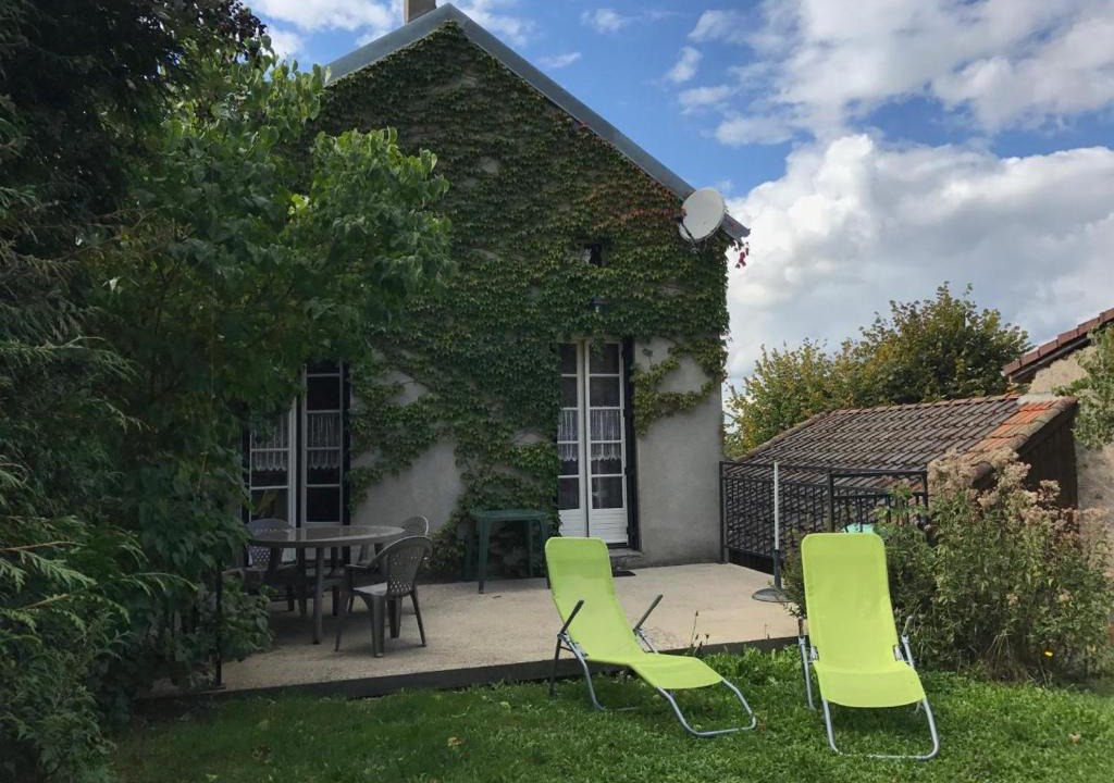 La Chabanne House | Gîte indépendant avec terrasse et garage à La Chabanne - FR-1-489-187