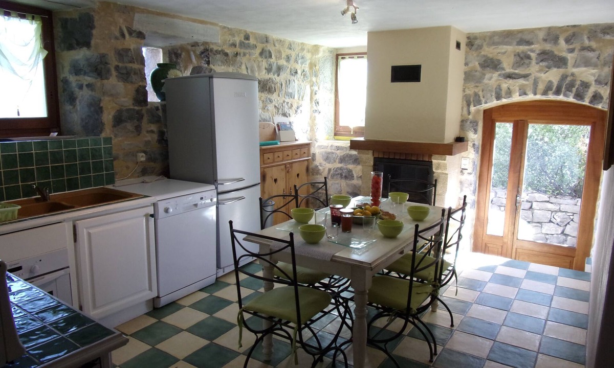 Joyeuse Cottage | Gîte * l'ESCOUSSOU 120m², 4 bedrooms, nature, charm, heated pool, south Ardèche