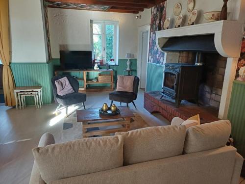 Saint-Felix House | Gîte La Ferme à Saint-Félix, Ambiance Bucolique, 6 Pers, Animaux Acceptés - FR-1-489-565