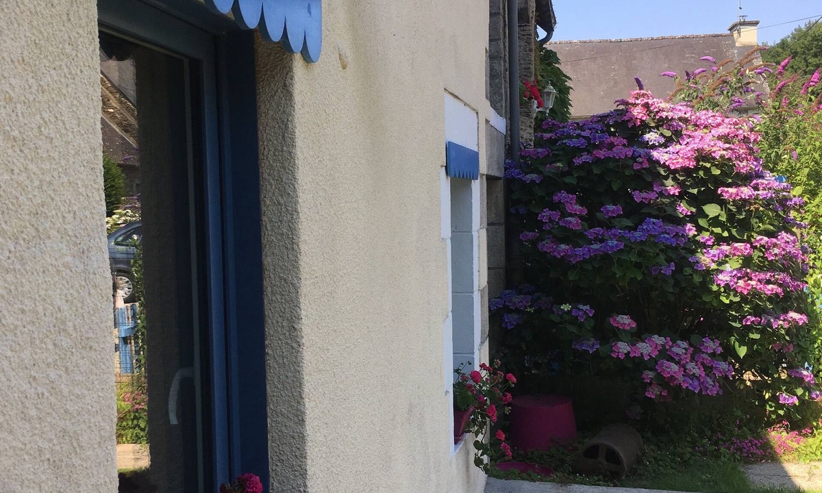 Guillac House | Gîte "La porte bleue" near Josselin/Brocéliande Labélisé 3 stars *