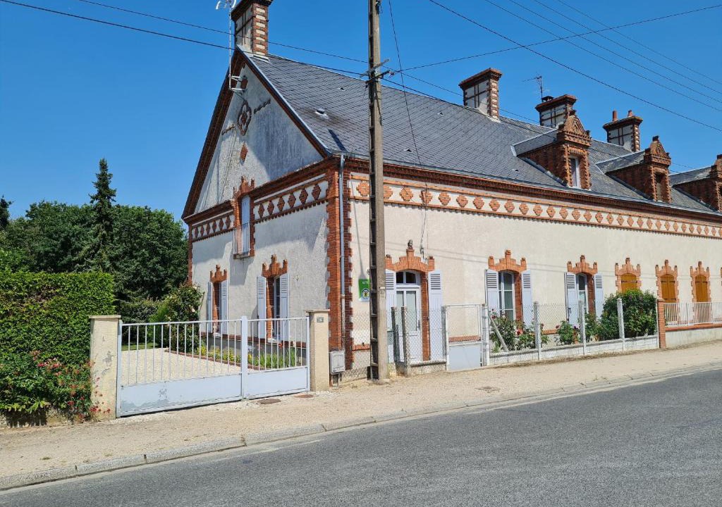 Lorris House | Gîte Lorris, 3 pièces, 6 personnes - FR-1-590-189