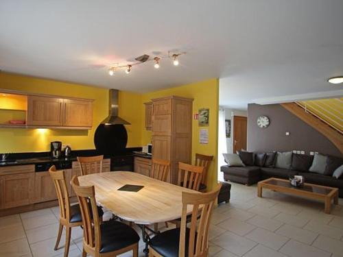 Rebeuville House | Gîte moderne à Rebeuville, proche Neufchâteau, 3 ch., accès PMR, pêche, WIFI, tout inclus - FR-1-589-157