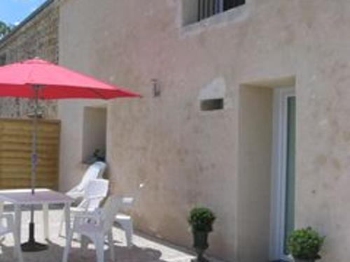 Averdon House | Gîte moderne avec grande piscine chauffée et animaux acceptés - FR-1-491-355