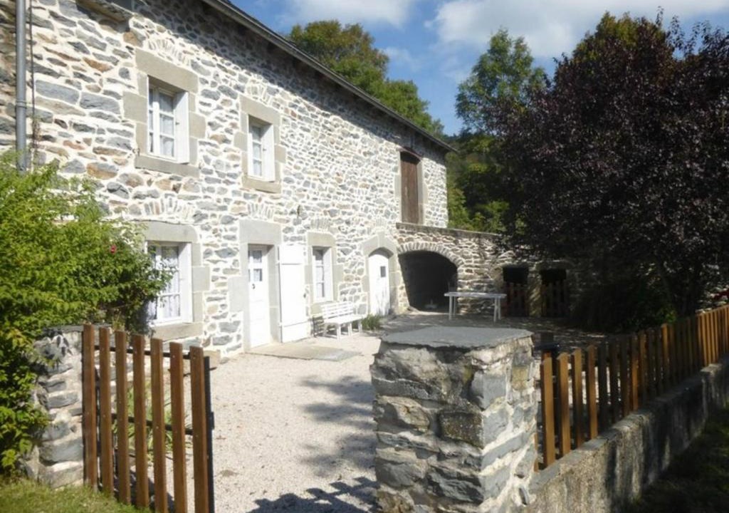 Saint-Hostien House | Gîte Saint-Hostien, 3 pièces, 5 personnes - FR-1-582-276