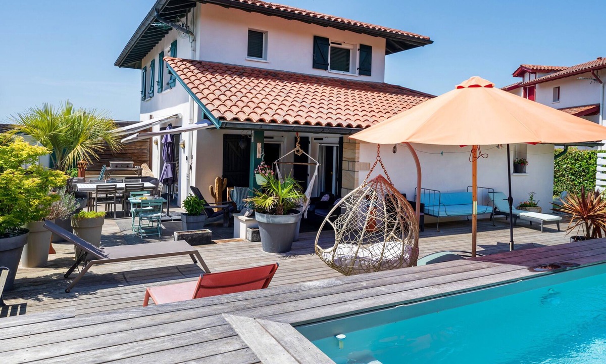 Ahetze Bed & Breakfast | Ganttipienea Guest Room with Pool near Bidart