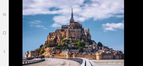 Pontorson Apartment | Gite 3 places- Mont-Saint-Michel Gite la Taniere le Cezembre