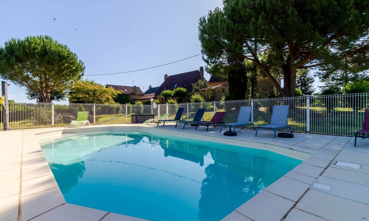 Proissans Apartment | Gîte “Arboréa” with Shared Pool, Private Terrace, and Wi-Fi