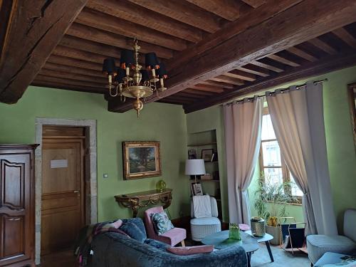 Chateauneuf House | Gite, chambre d hôte L échoppe est belle