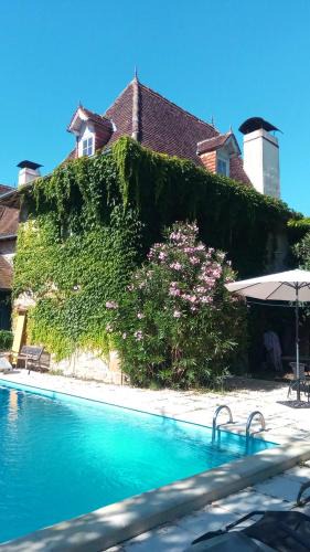 Bastanes House | Gite de 6 à 14 pers avec Piscine-Jacuzzi- Salle des fêtes