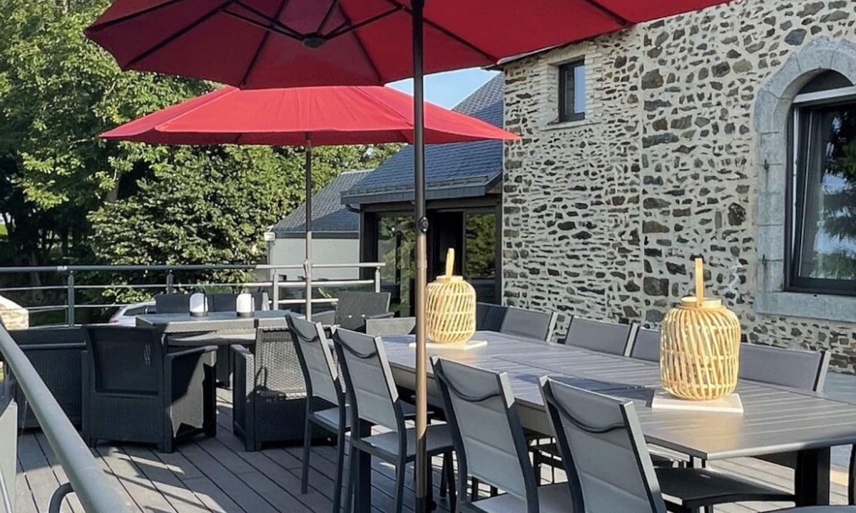 Bazougers House | Gite de Caractère Proche Campagne, Jacuzzi Privatif, Terrain Clos Arboré