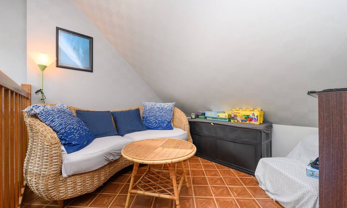 Vannes House | 'Gîte de Keravy - 4 guests - Vannes' with terrace, shared garden and Wi-Fi